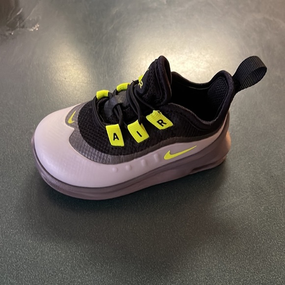 New Infant AirMax - Picture 3 of 8